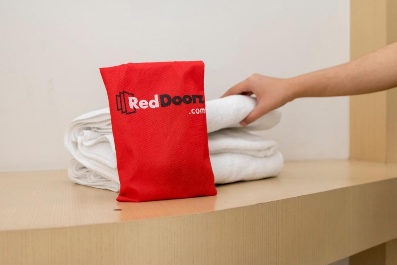 Reddoorz Plus @ Doorman Guest House Bandung Exterior foto